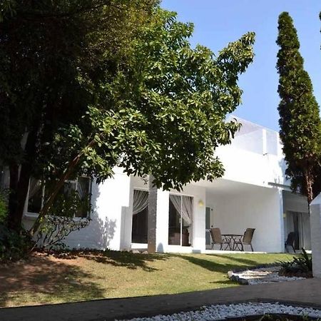 Daisy St -One Bedroom Apartment Joanesburgo Exterior foto