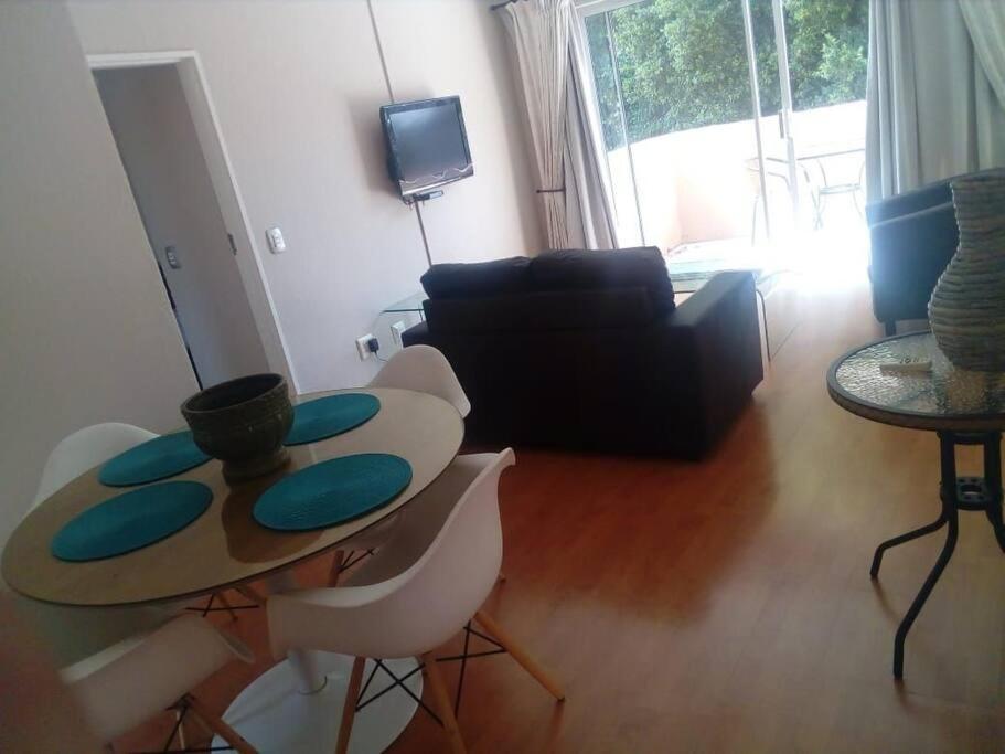 Daisy St -One Bedroom Apartment Joanesburgo Exterior foto
